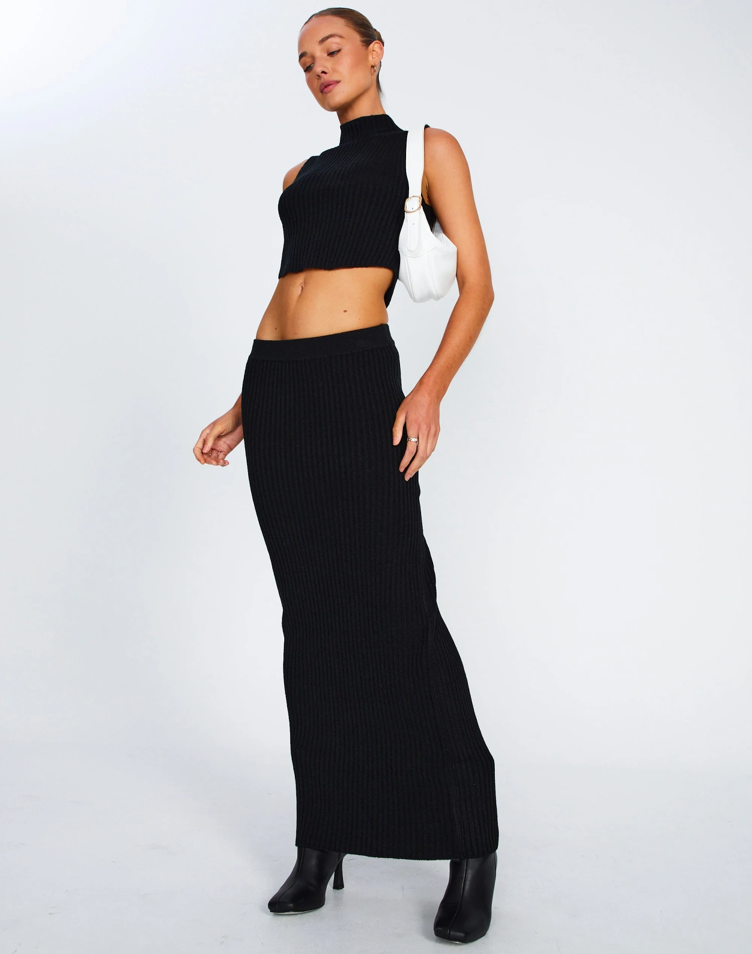 High Neck Curve Hem Knit Tank Top 4 High Neck Curve Hem Knit Tank Top - Image 2