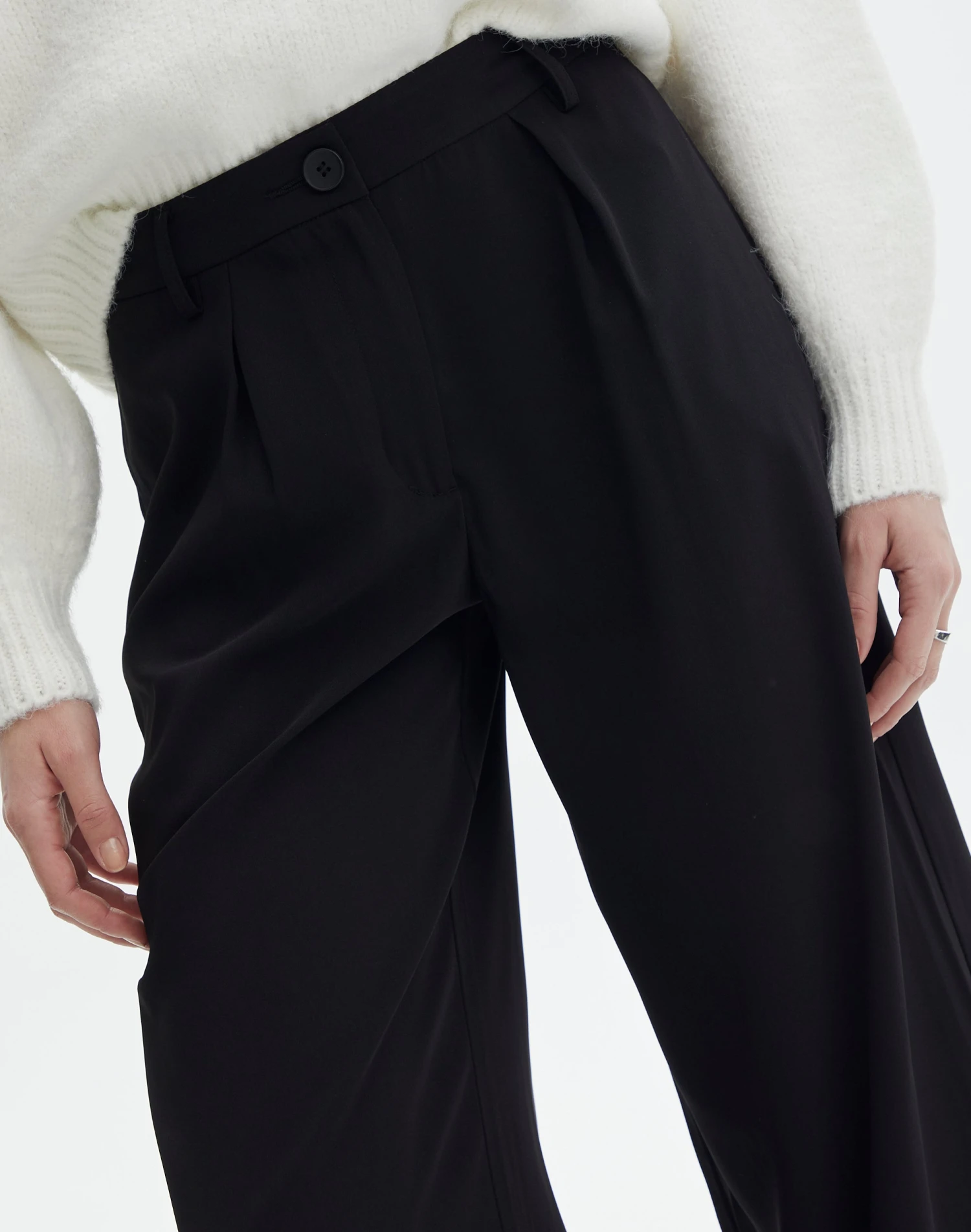 Mid Rise Relaxed Leg Pant 6 Mid Rise Relaxed Leg Pant - Image 4