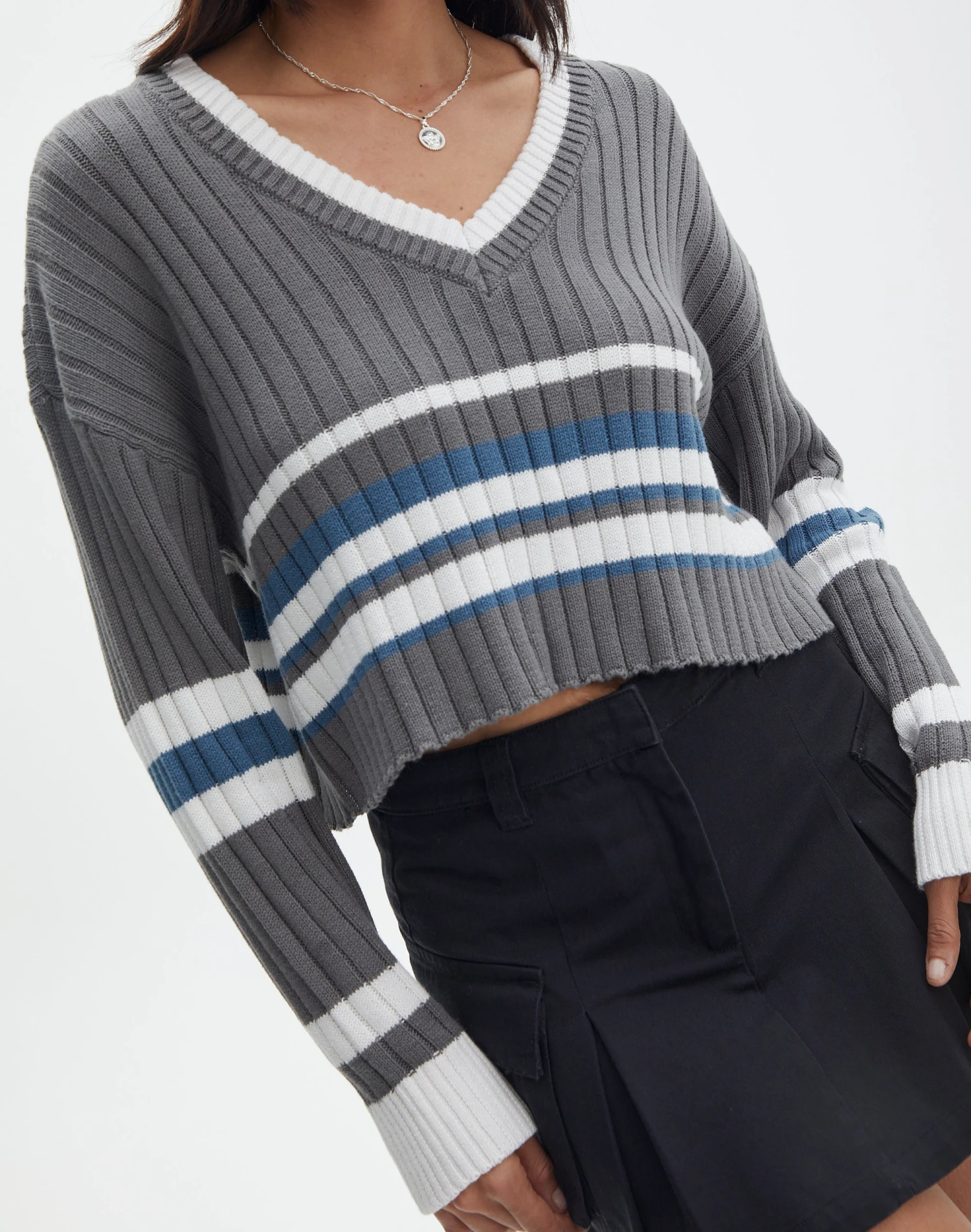 V-Neck Drop Shoulder Varsity Knit Jumper 6 V-Neck Drop Shoulder Varsity Knit Jumper - Image 4