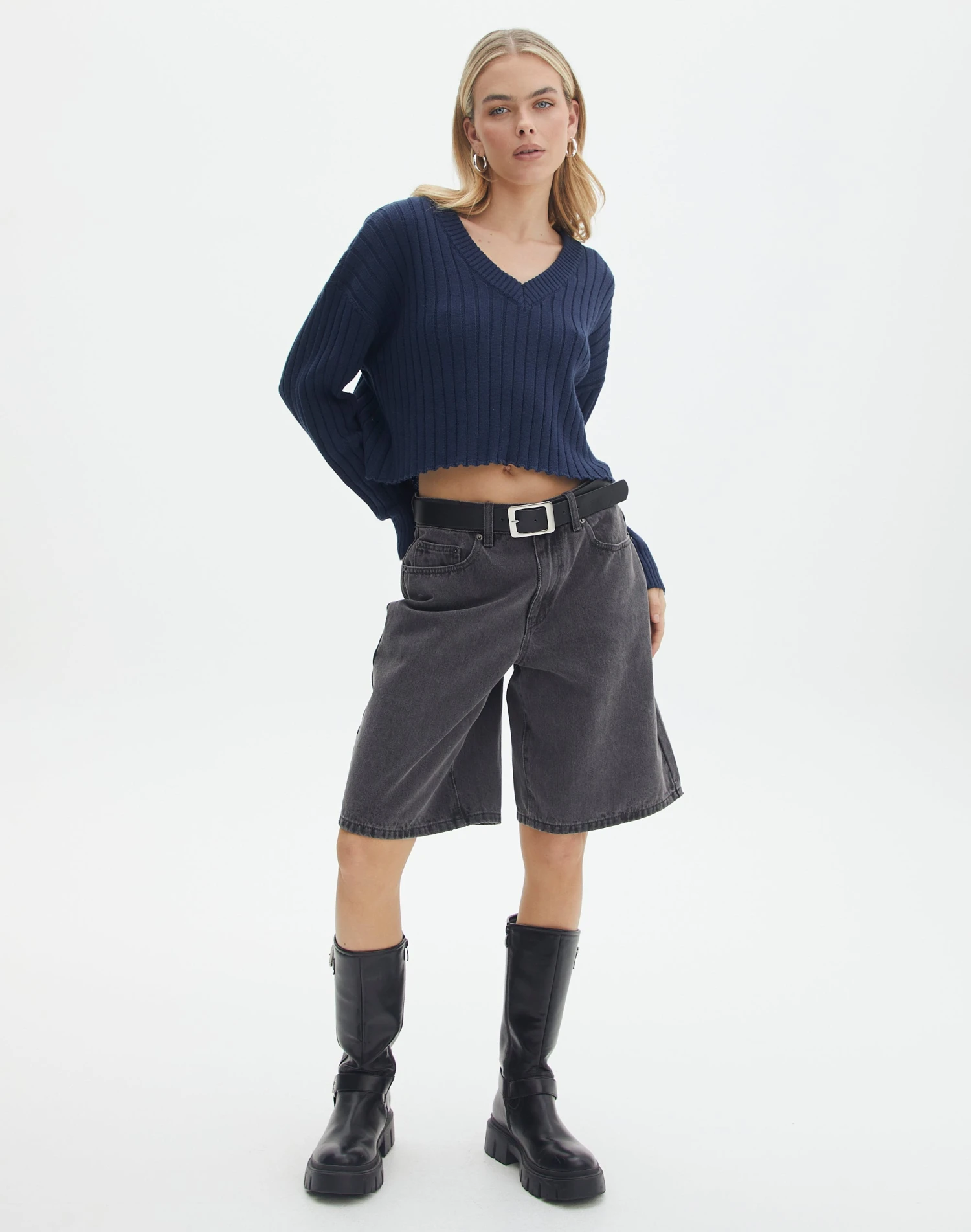 V-Neck Drop Shoulder Knit Jumper 20 V-Neck Drop Shoulder Knit Jumper - Image 18