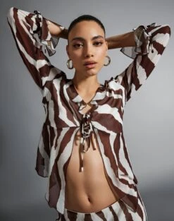 Split Tie Front Print Blouse 24 Split Tie Front Print Blouse -Outlet Glassons Store riley ruffle blouse umber zebra front bl64192prt 2