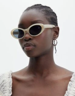 Ruched Twist Front Bandeau Bikini Top 27 Ruched Twist Front Bandeau Bikini Top -Outlet Glassons Store rochelle oval sunglasses take a shelfie front ga135597sun